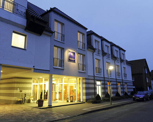 The 4-star hotel Ringhotel Appelbaum in Guetersloh is centrally, yet peacefully located