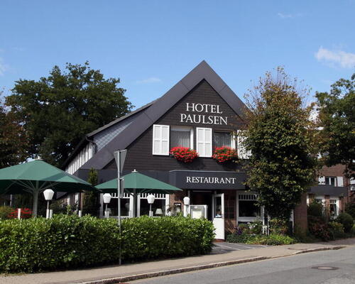 The 3-star-superior hotel Ringhotel Paulsen in Zeven is located between Bremen and Hamburg at the heart of the Elbe-Weser triangle