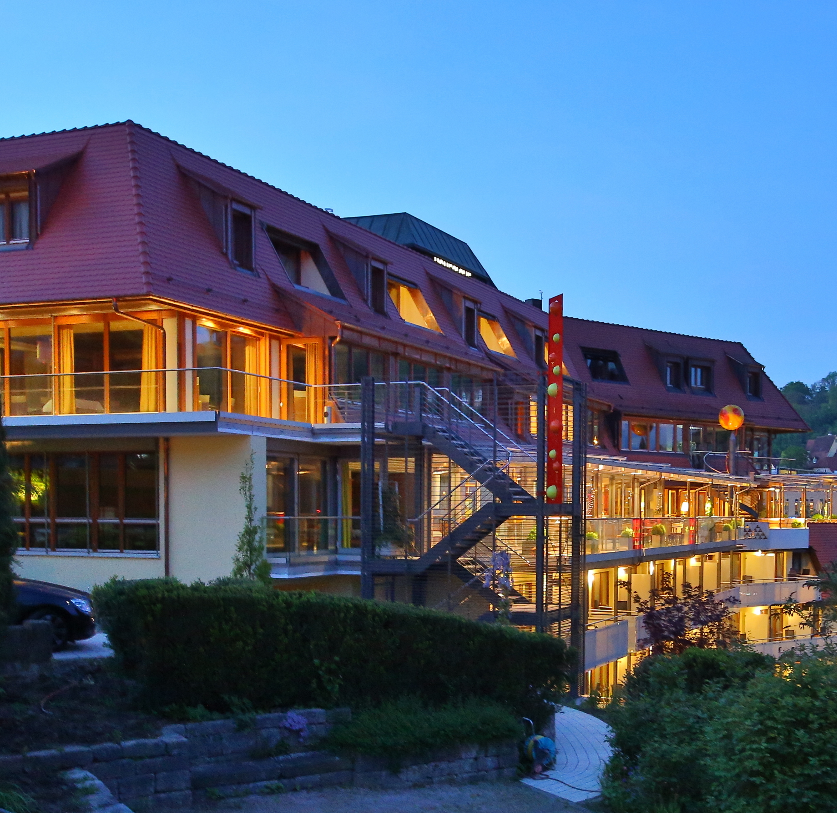 Exterior view at night, the 4-star-superior hotel Ringhotel Hohenlohe in Schwaebisch Hall
