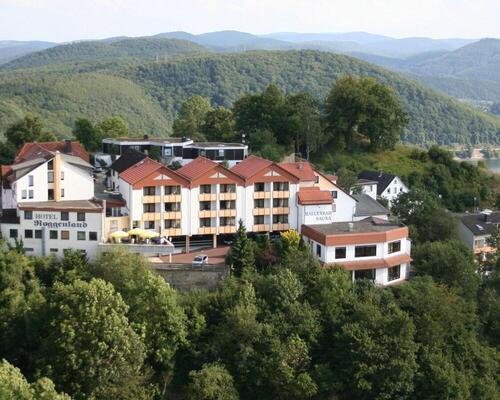 Situated above the Edersee lake lies the 4-star hotel Ringhotel Roggenland in Waldeck