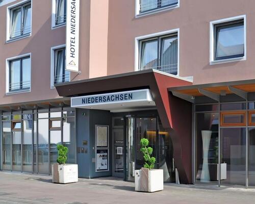 Entrance of the 4-star Ringhotel Niedersachsen in Hoexter